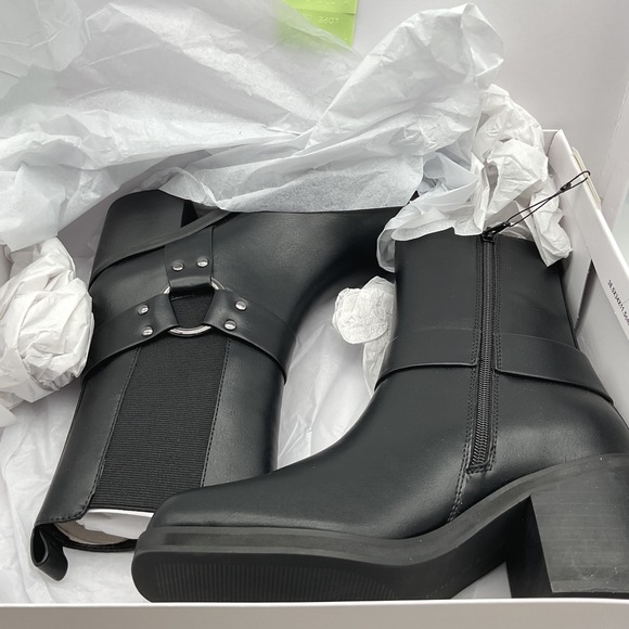 The Drop Stevens Black Chelsea Boots Ankle Booties Heel Size 8 Women's NIB - Picture 13 of 13